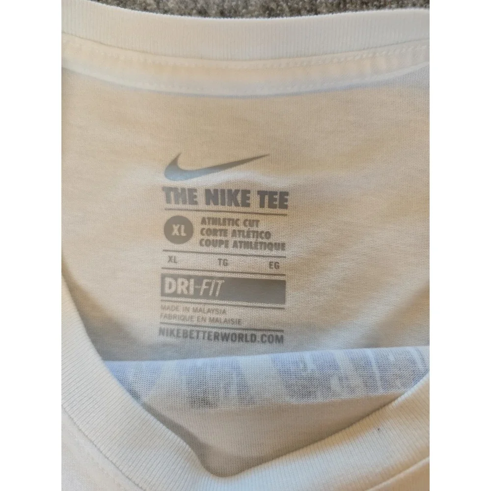 Nike Mens White T-Shirt Run The City Short Sleeve Crew Neck Size XL